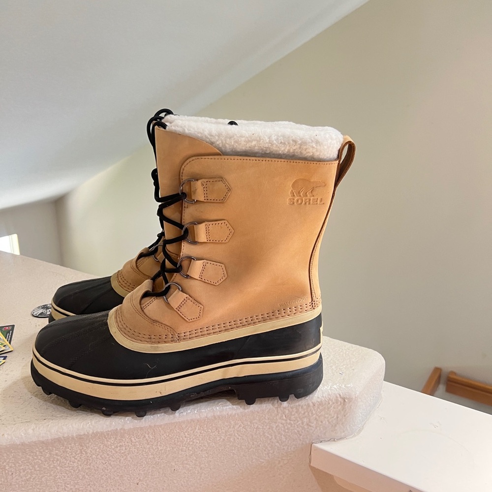 SOREL Men’s Size 12 Caribou Waterproof Insulated Winter Boots, 1002871 /Buff